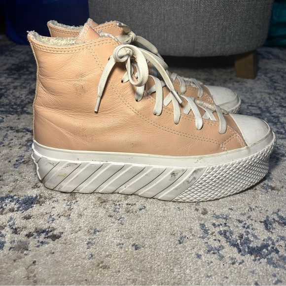 Converse CTAS Hi Cozy Tones Sherpa Leather 2X Platform Sneakers Size 8 - Picture 1 of 11